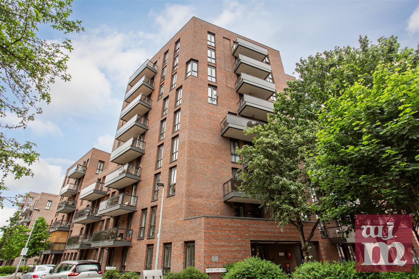 2 bed property in Maypole Court, Mile End